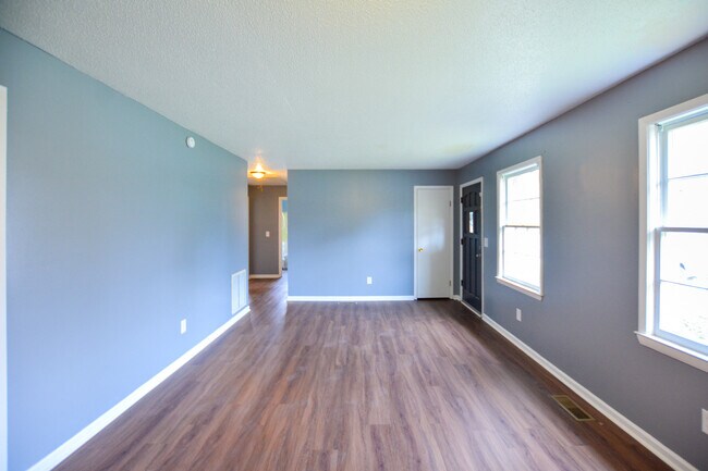Building Photo - James Island Home