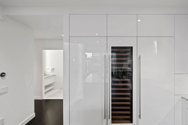 Building Photo - 150 Seaport Blvd