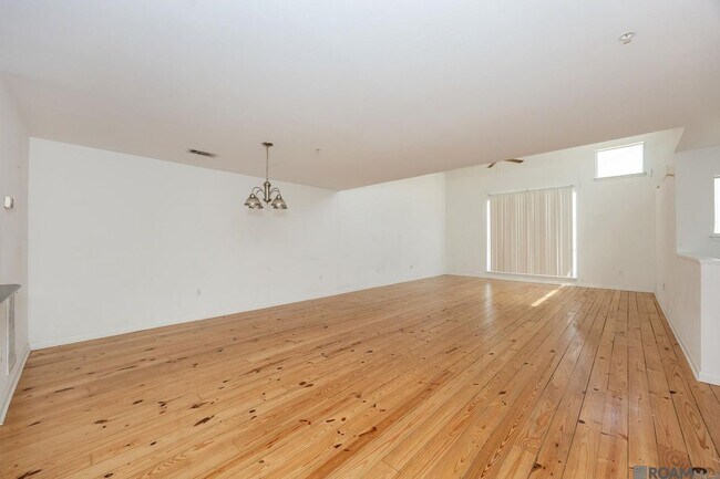 Foto del edificio - 1720 Nicholson Dr