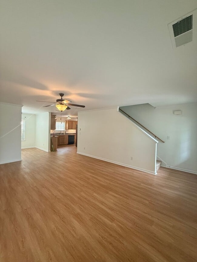 Foto del edificio - 5828 Bradshaw Ct