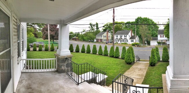 Building Photo - Charming 3-Bedroom Haven in prime Milton neighborhood!