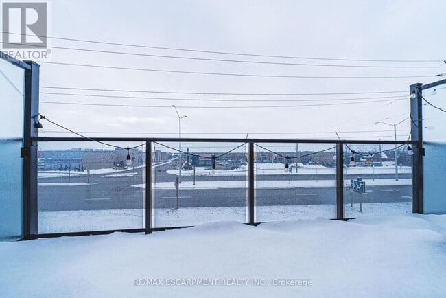 Building Photo - 120 Court Dr