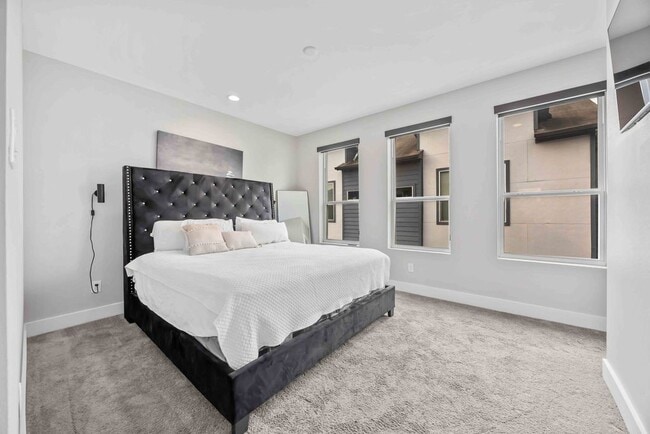 Building Photo - 705 Gregg St