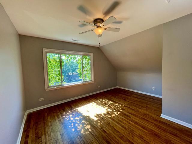 Building Photo - 3 bedroom in Chicago IL 60618