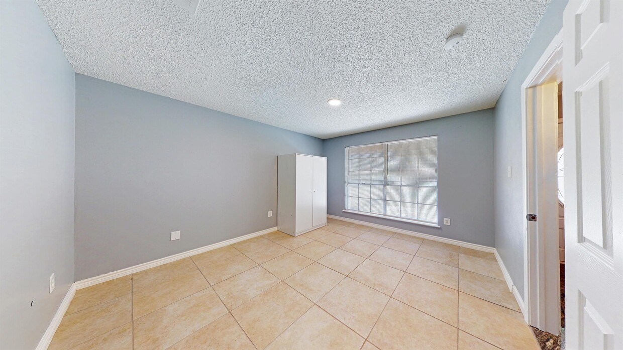 Primary Photo - 5817 Hensley DriveBEDROOM 1G - 774912
