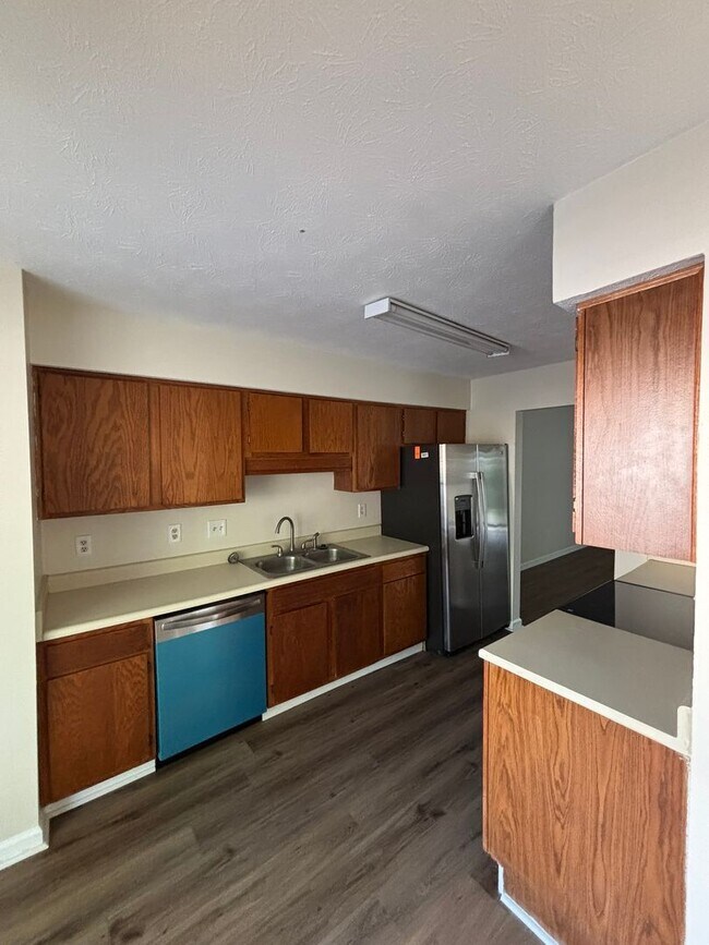 Foto del edificio - 1011 Windy Oaks Ct