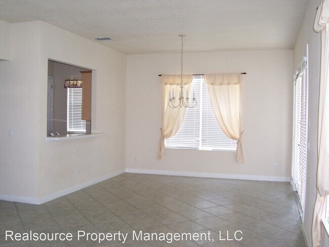 Building Photo - 1554 Fairview Cir