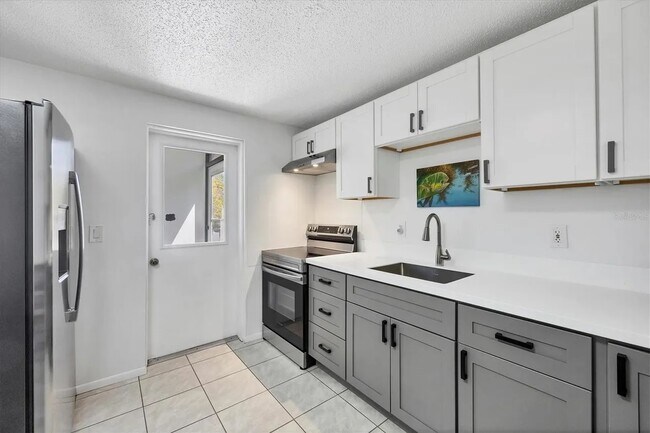 Building Photo - 12298 Buffing Rd