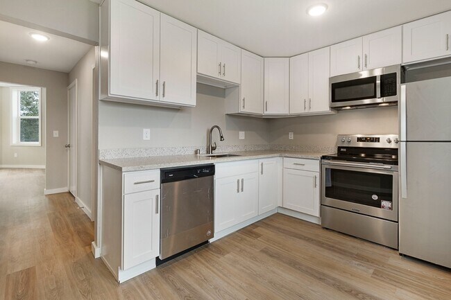 Building Photo - Charming 3BR Home in Heart of Tacoma - Mod...