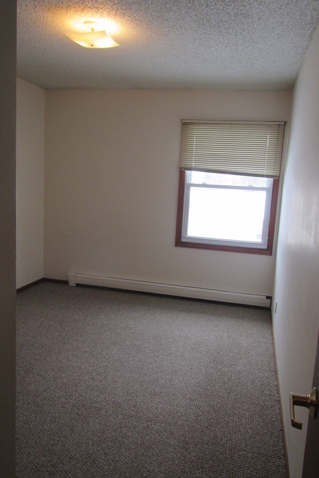 Building Photo - 603 N Clark St