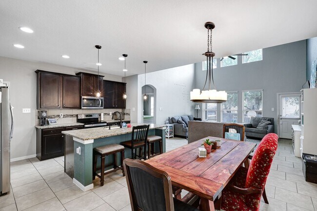 Building Photo - ***APPLICATION CURRENTLY UNDER REVIEW***St...