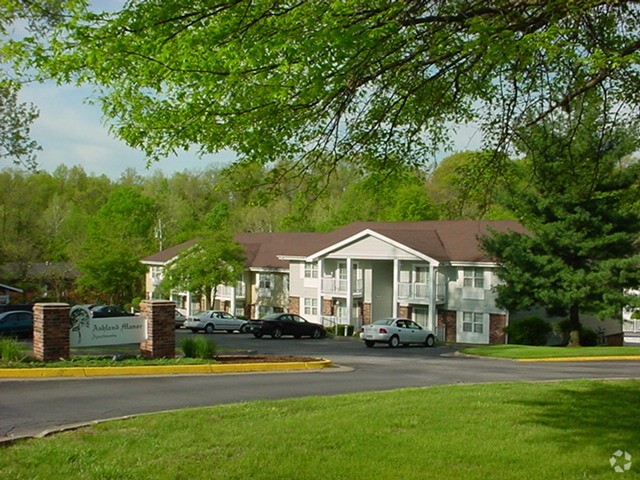 Building Photo - Ashland Manor Apartments & Townhouses