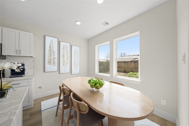 Foto del edificio - 3439 Rockrill Dr