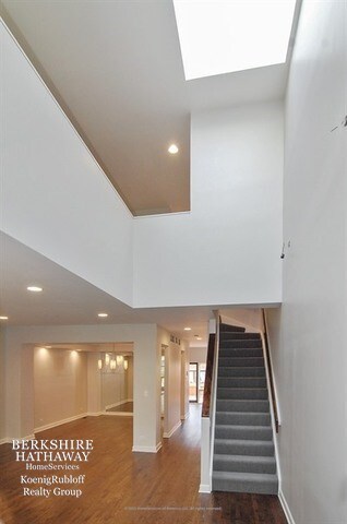 Foto del edificio - 1949 N Maud Ave