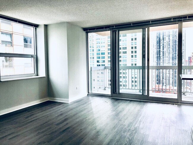 Foto del edificio - 601 N State St