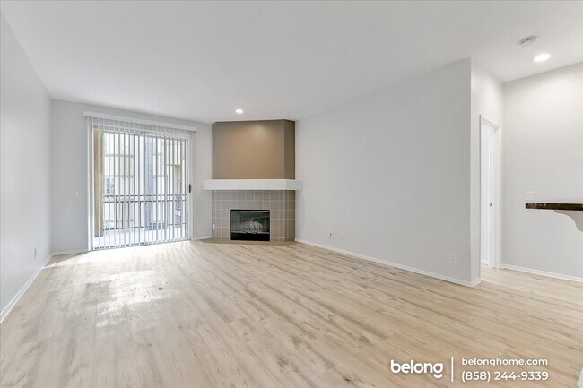 Building Photo - 510 Camino De La Reina