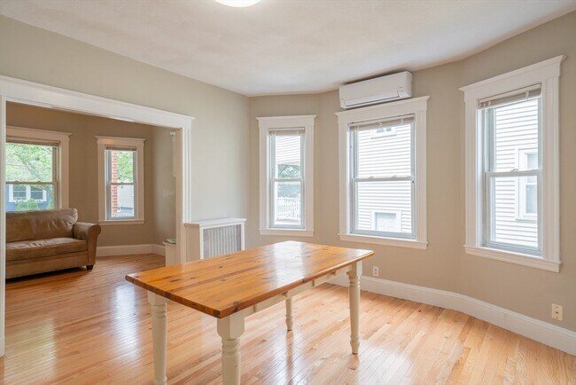 Building Photo - 34 Woodrow Ave