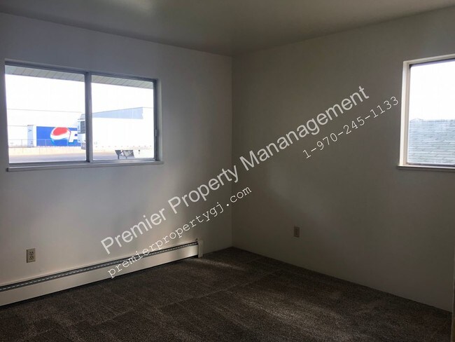 Foto del edificio - 482 Harris Rd 2