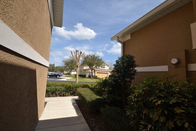 Building Photo - Gorgeous 3/2.5 Townhome w/ 2-Car Garage ~ ...