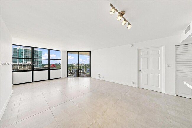 Foto del edificio - 1901 Brickell Ave