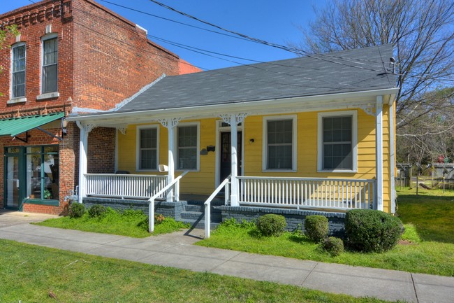 Third Street - Olde Town Apartments