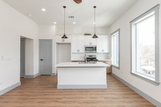 Foto del edificio - 704 S 1st St