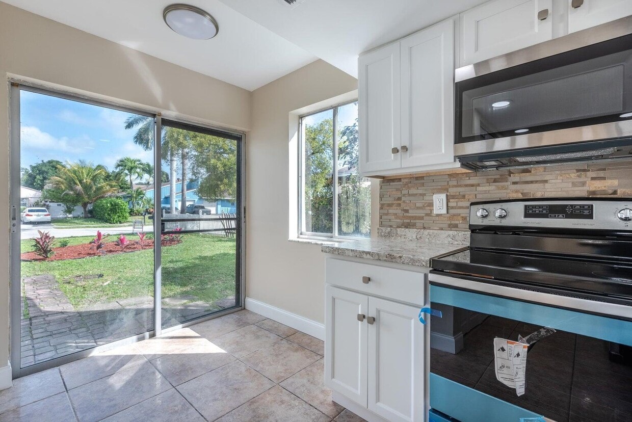 Foto principal - 5030 NW 5th St
