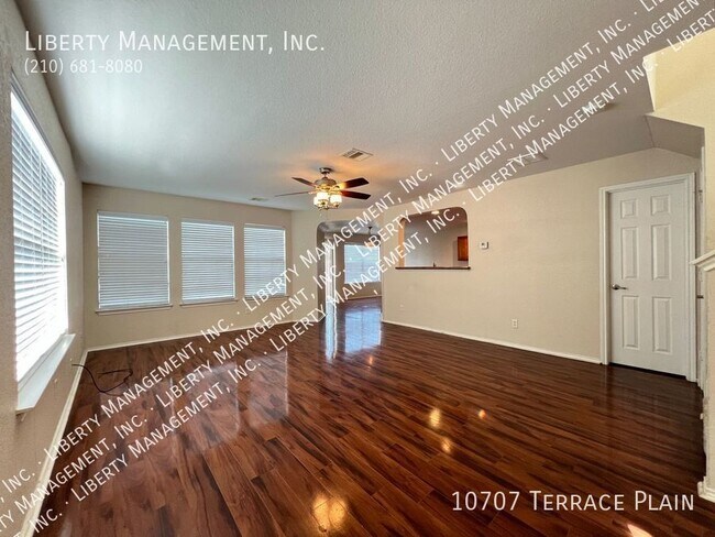 Building Photo - Gorgeous 3br/2.5bath home