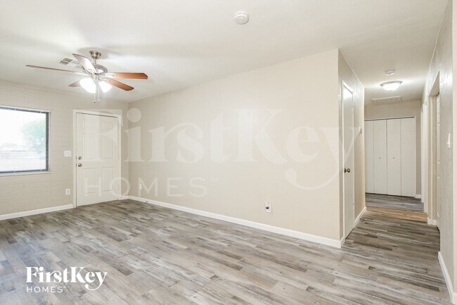 Foto del edificio - 6233 S 18th Ave