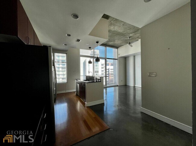 Foto del edificio - 44 Peachtree Pl NW