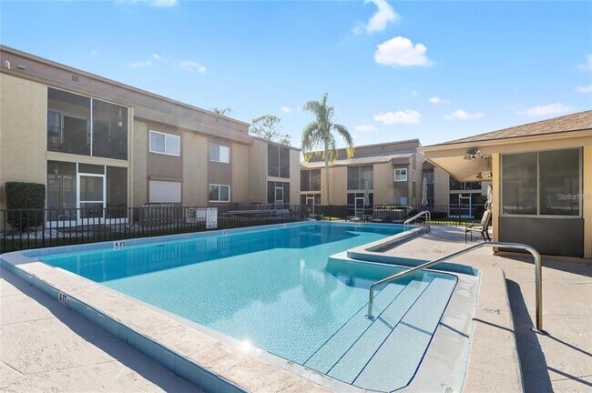 Building Photo - 1589 Greenlea Dr