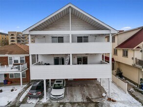 Building Photo - 616 E Broadway