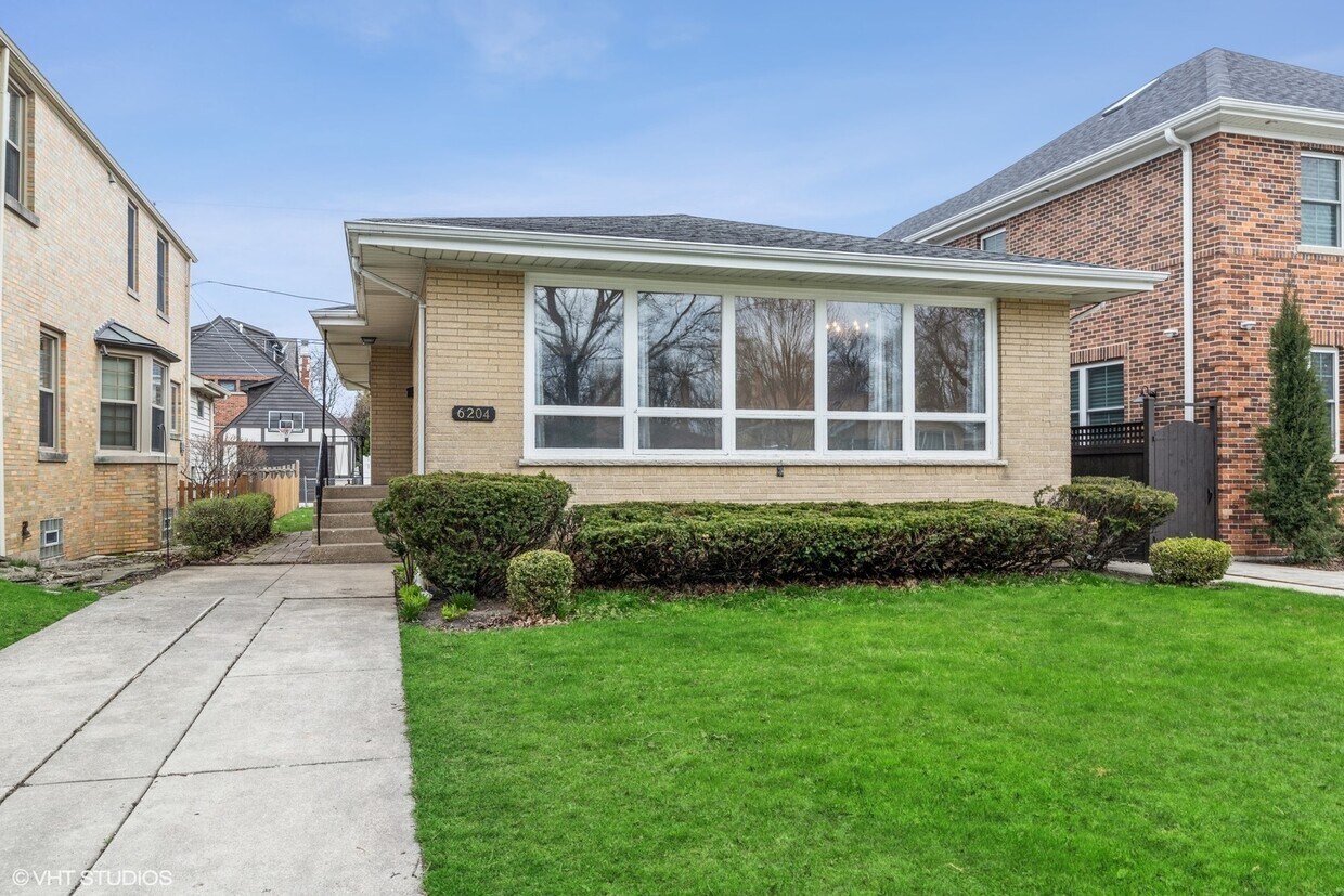 6204 N Forest Glen Ave, Chicago, IL 60646 House for Rent in Chicago