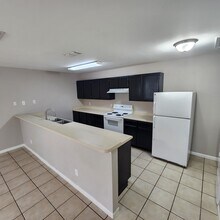 Building Photo - 1407 5th St