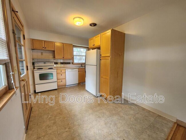 Building Photo - 3027 C St