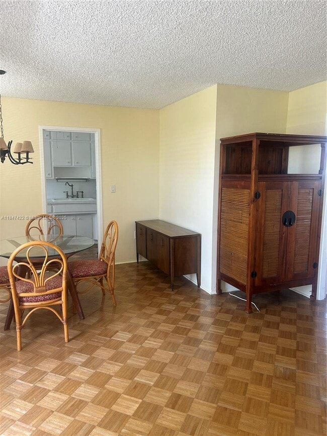 Foto del edificio - 2400 NE 9th St