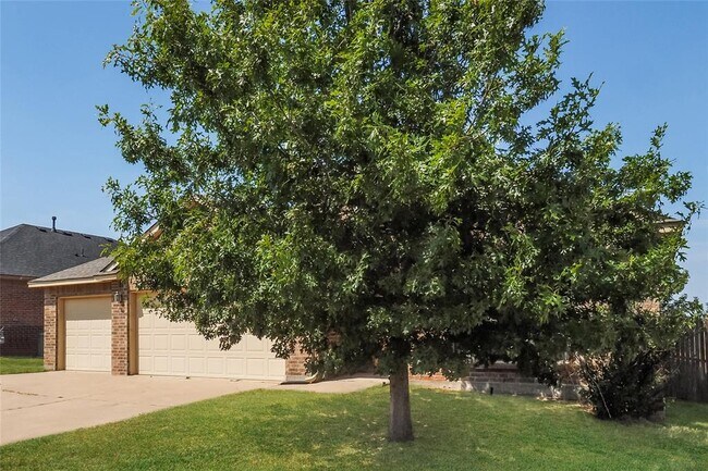 Building Photo - 11305 NW 97th St