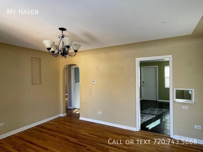 Building Photo - Adorable 2 bedroom unit in Sunnyside