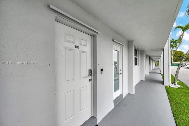 Foto del edificio - 400 SE 10th St