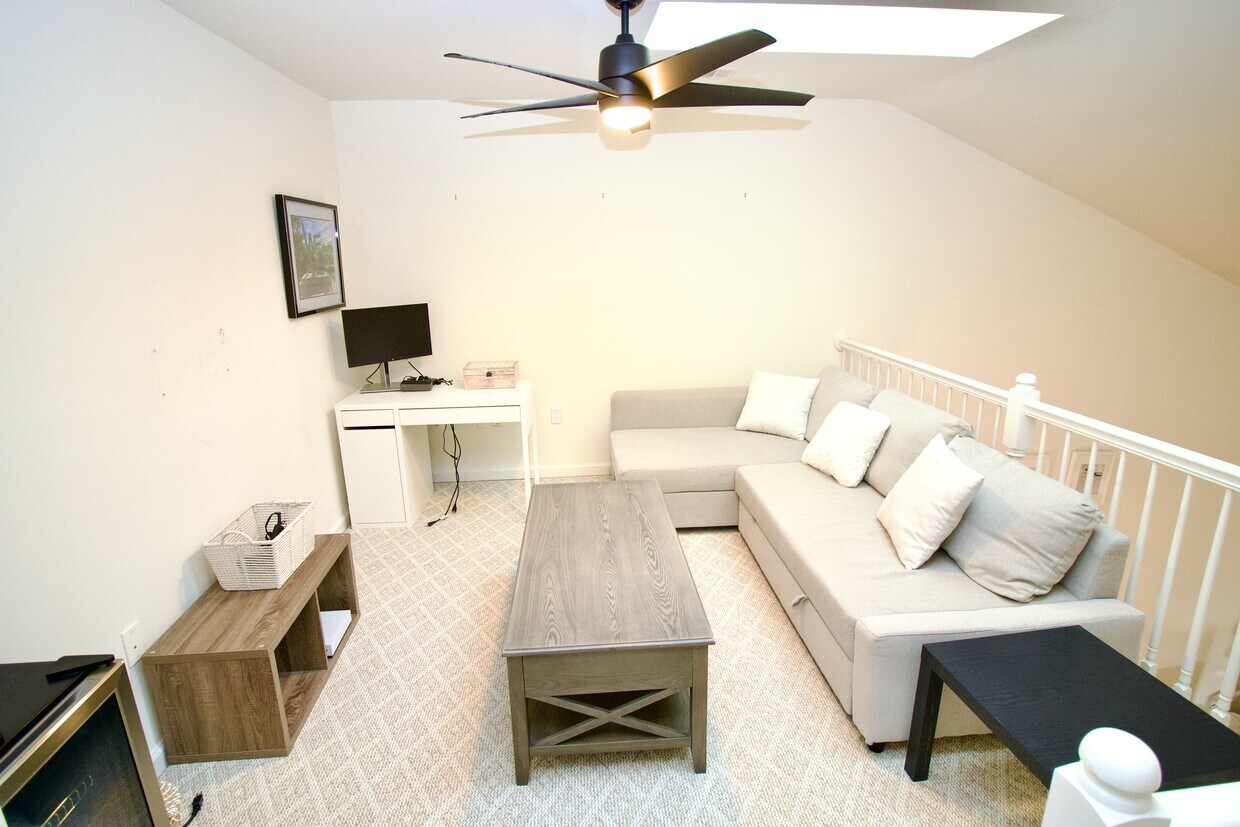 Foto principal - 12000 Market St