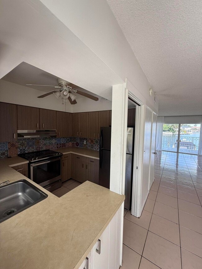 Foto del edificio - 2613 NE 28th Ct