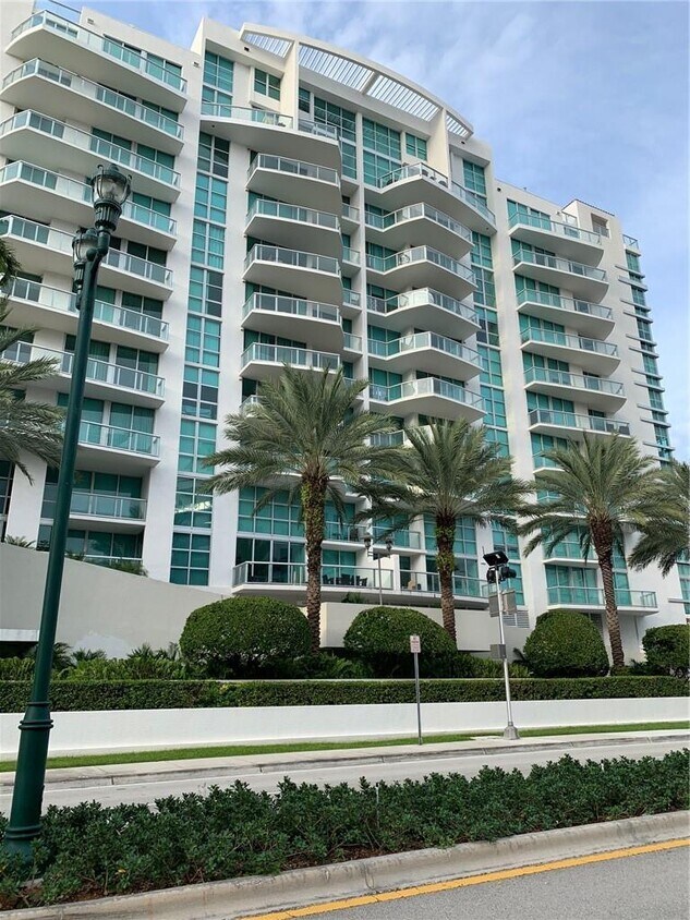 3131 NE 188th St Unit 1-809, Miami, FL 33180 - Condo for