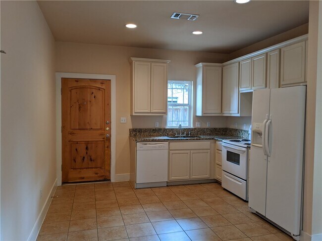 Foto del edificio - 4513 Clawson Rd
