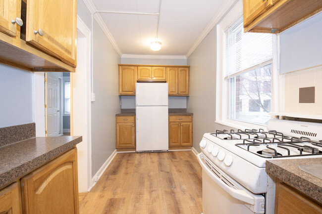 Building Photo - 439 Willow Ave