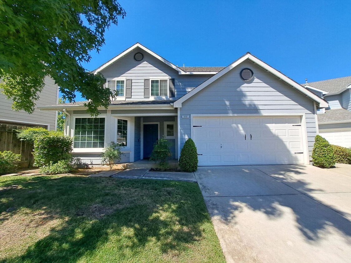 Primary Photo - 3-Bedroom 2 Story Home in a Gated Communit...