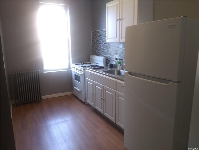 Building Photo - 1141 St Marks Ave