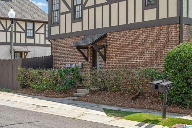 Foto del edificio - 2113 Acton Park Way