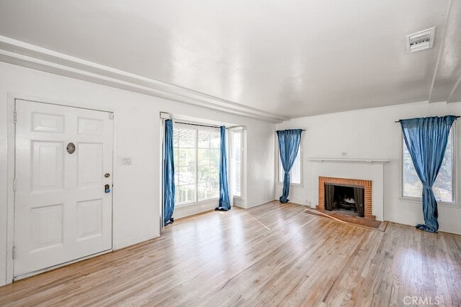 Building Photo - 711 N Howard St