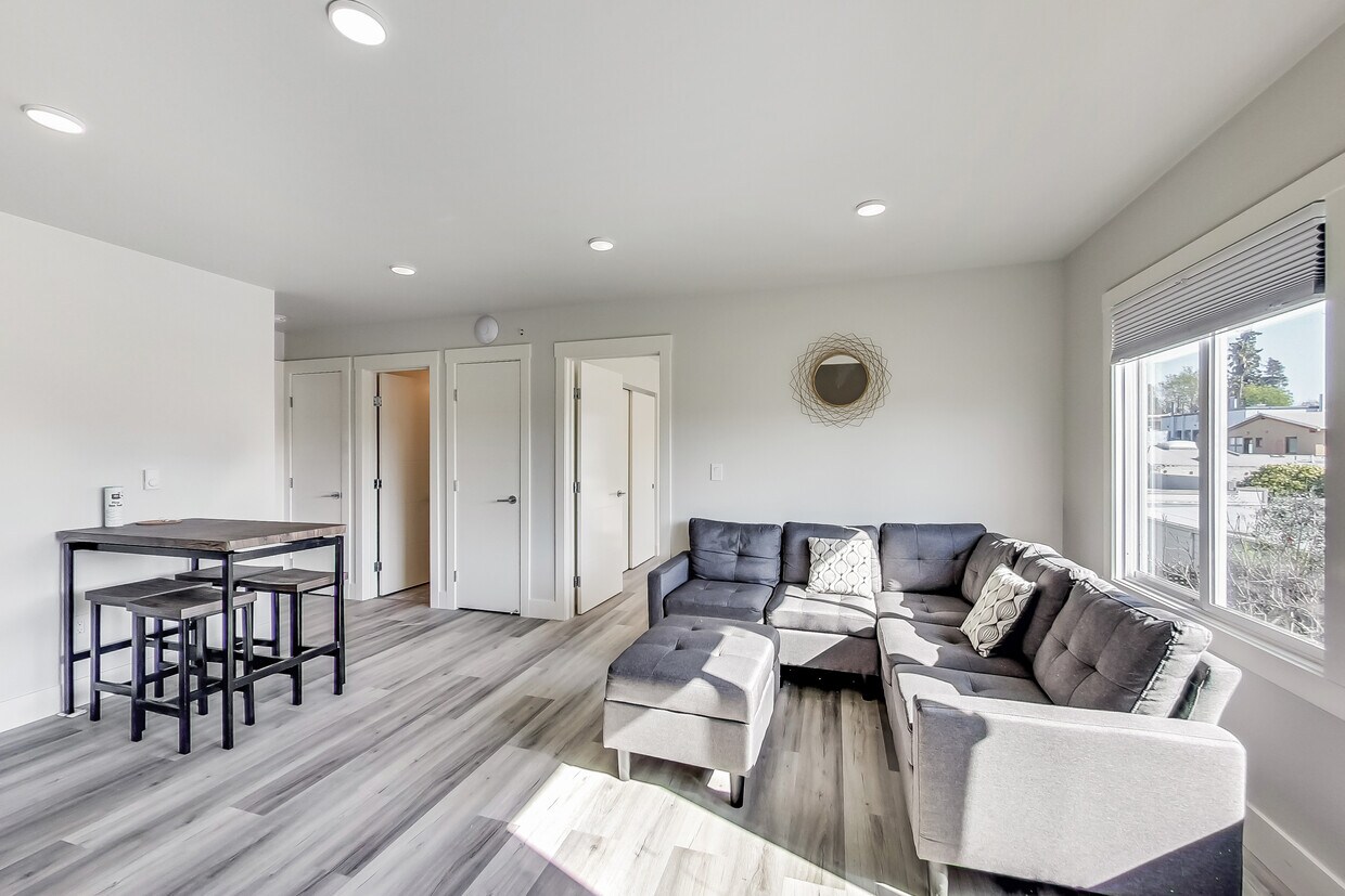 Foto principal - 3411 Adeline St