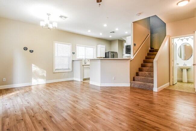 Foto del edificio - 9582 N 81st Dr